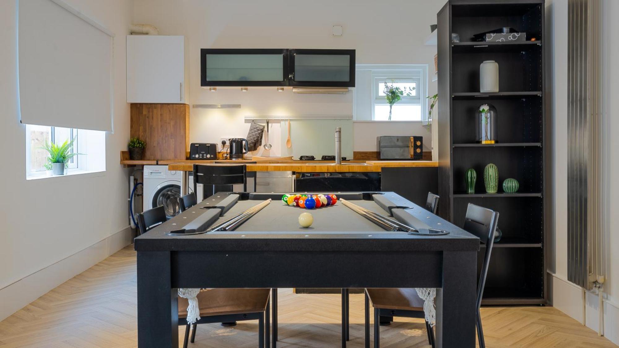 Contractors & Relocators Pool Table Flat 2bed Wifi Londres